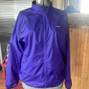 Hind women’s size large outdoor utility jacket. Great color!